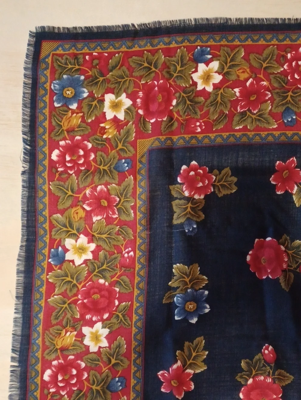 Morgan Taylor Vintage Floral Square Scarf Navy Red Eyelash Fringe Boho 30×30